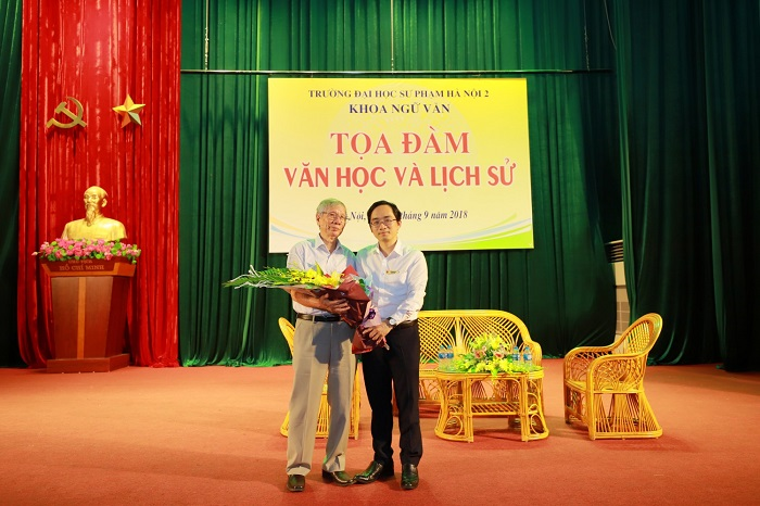 TỌA ĐÀM “VĂN HỌC VÀ LỊCH SỬ” VỚI CÁC NHÀ VĂN ĐƯỢC GIẢI THƯỞNG VỀ VĂN HỌC NGHỆ THUẬT