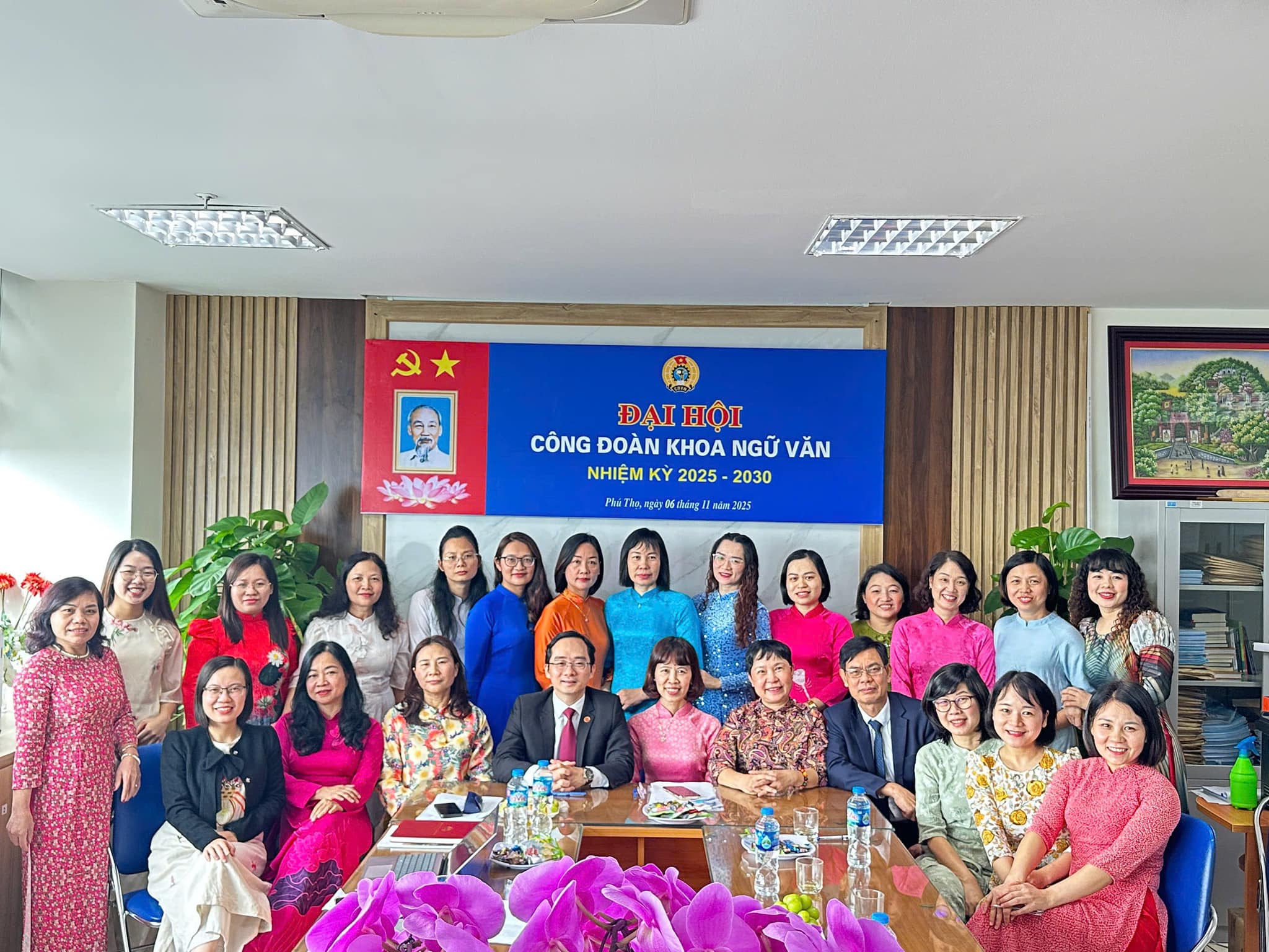 Ự HÀO TRUYỀN THỐNG, TỰ CƯỜNG VƯƠN XA – KHOA NGỮ VĂN TỔ CHỨC THÀNH CÔNG ĐẠI HỘI CÔNG ĐOÀN NHIỆM KỲ 2025 -2030 